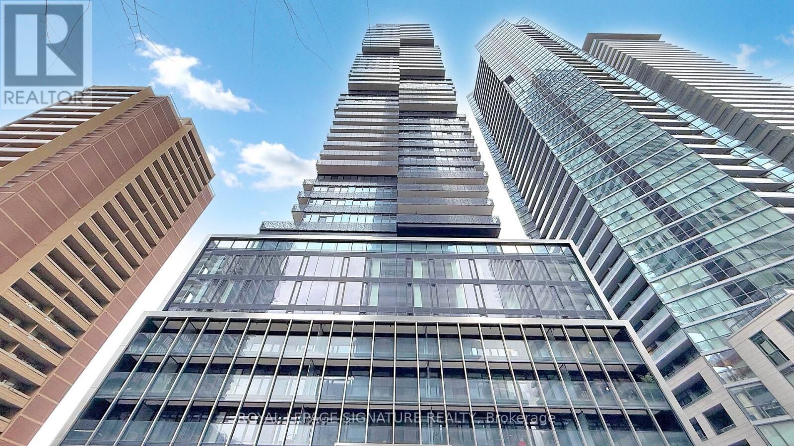 Property Photo:  61 Charles Street East 615  ON M4Y 0K7 