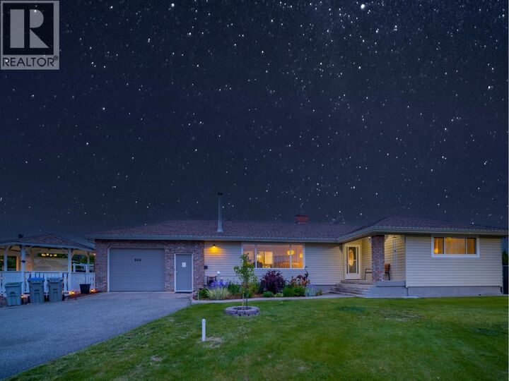 Property Photo:  869 Schreiner Street  BC V2B 5V6 