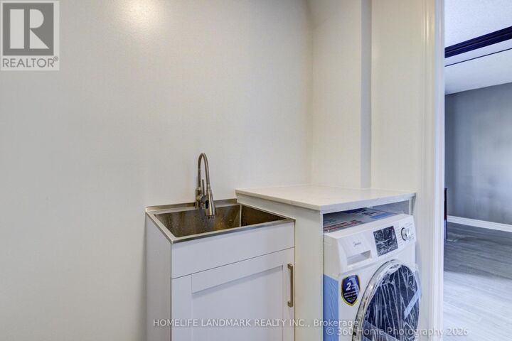 Property Photo:  189 Leitchcroft Crescent Lower  ON L3T 7T5 