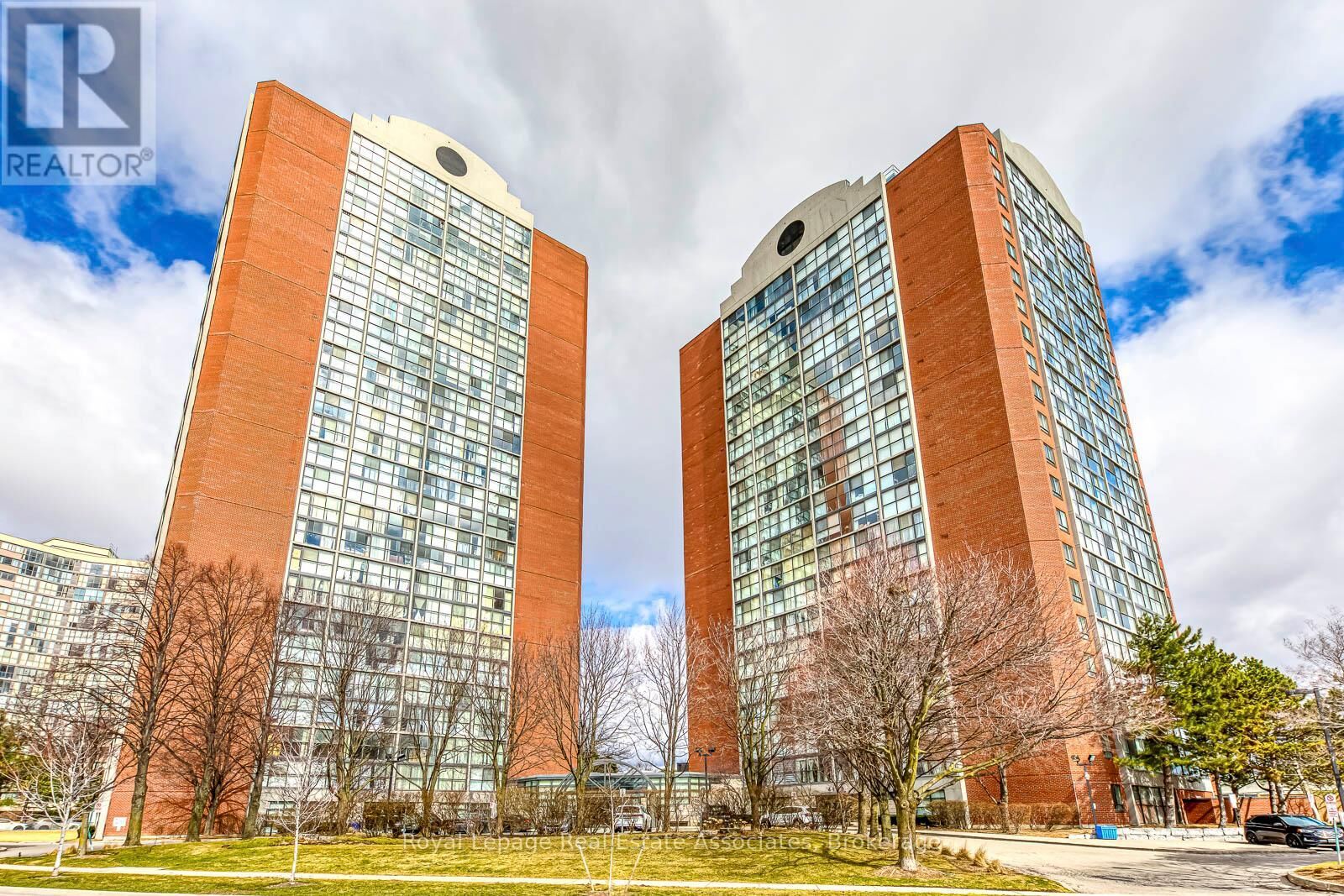 Property Photo:  4185 Shipp Drive Ph18  ON L4Z 2Y8 