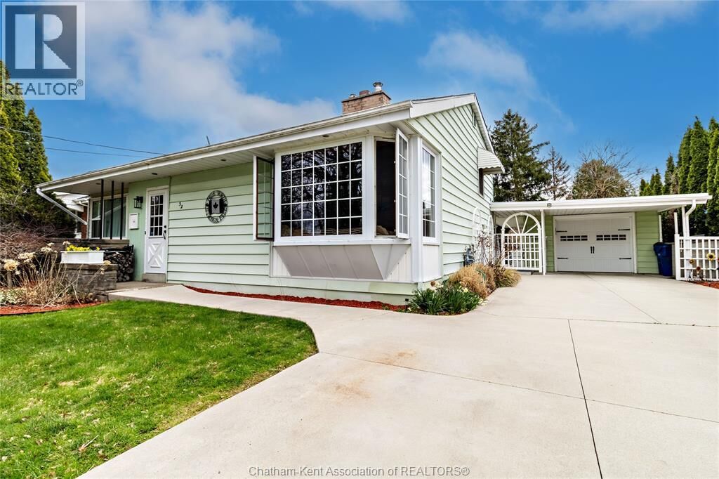 Property Photo:  32 Maple Street  ON N7L 2E6 
