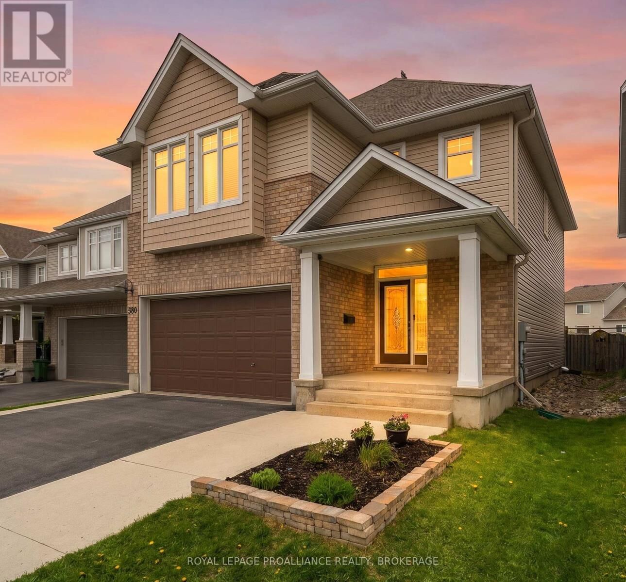 Property Photo:  680 Fieldstone Drive  ON K7K 0C6 