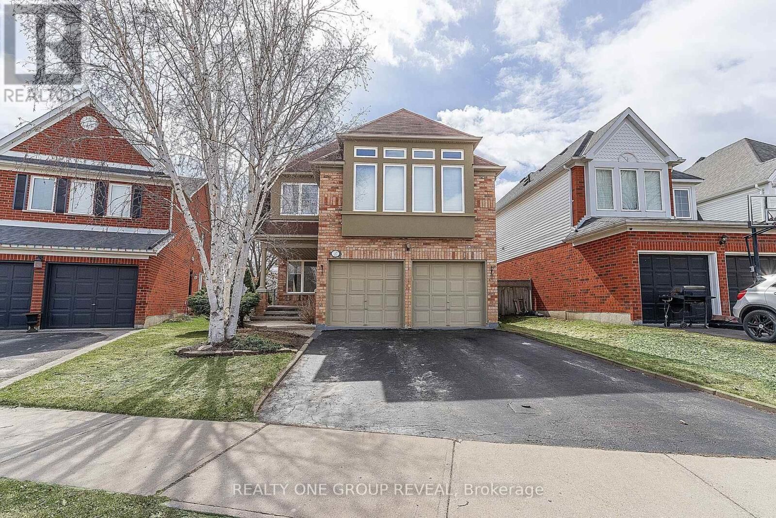 Property Photo:  37 Wetherburn Drive  ON L1P 1M7 