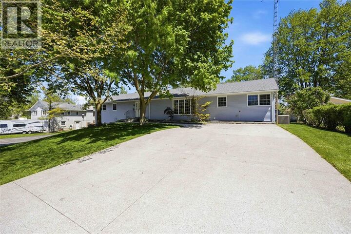 Property Photo:  412 Oozloffsky Street  ON N0N 1R0 