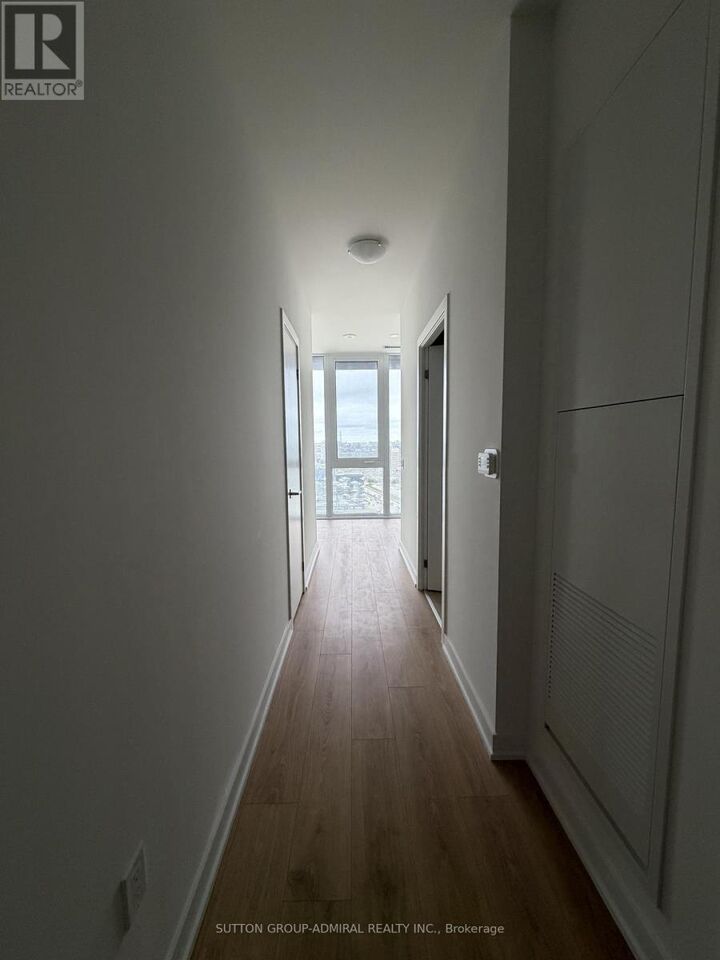 Property Photo:  5 Quarrington Lane 2505  ON M3C 1H7 