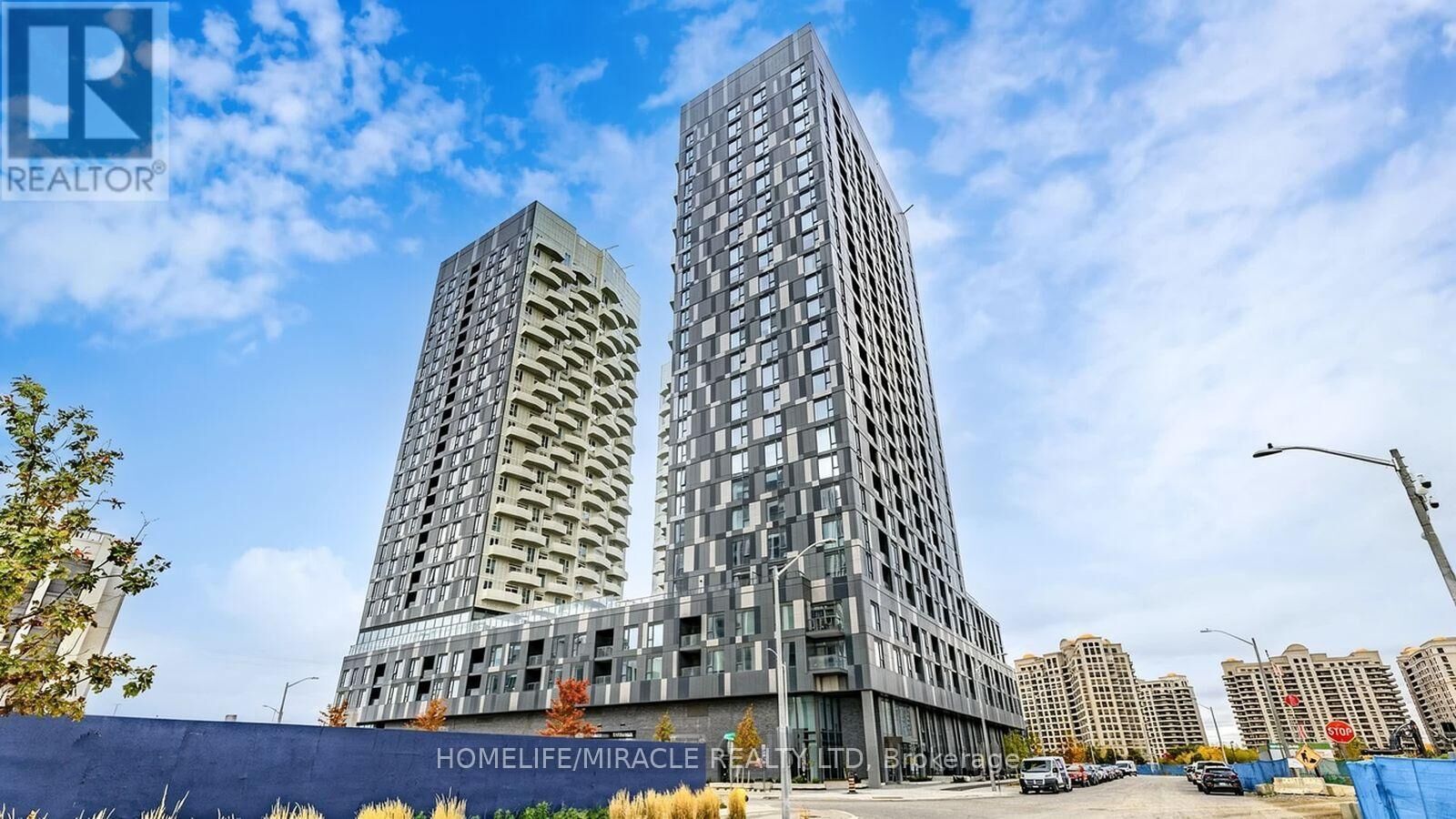 Property Photo:  498 Caldari Road 1328  ON L4K 0R6 