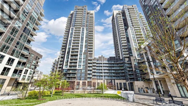 Property Photo:  20 Meadowglen Place 2302  ON M1G 0A9 