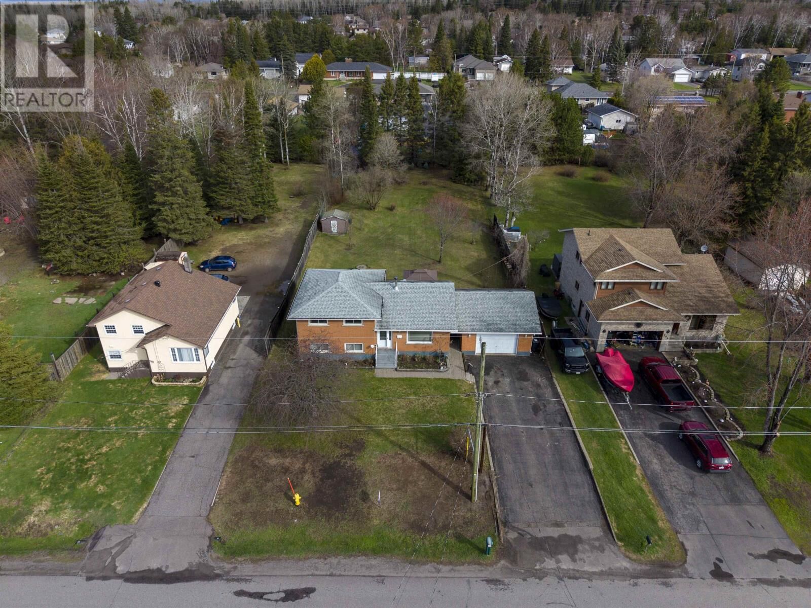 Property Photo:  250 Masters St  ON P7B 6L5 