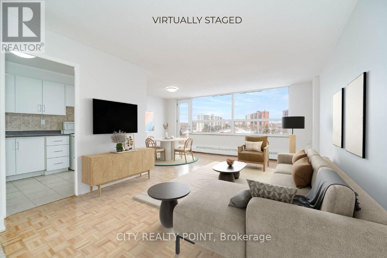 Property Photo:  6200 Bathurst Street 1504  ON M2R 2A3 