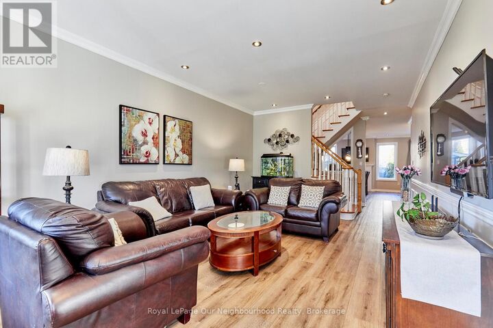 Property Photo:  43 Isabella Garden Lane  ON L4A 0L4 