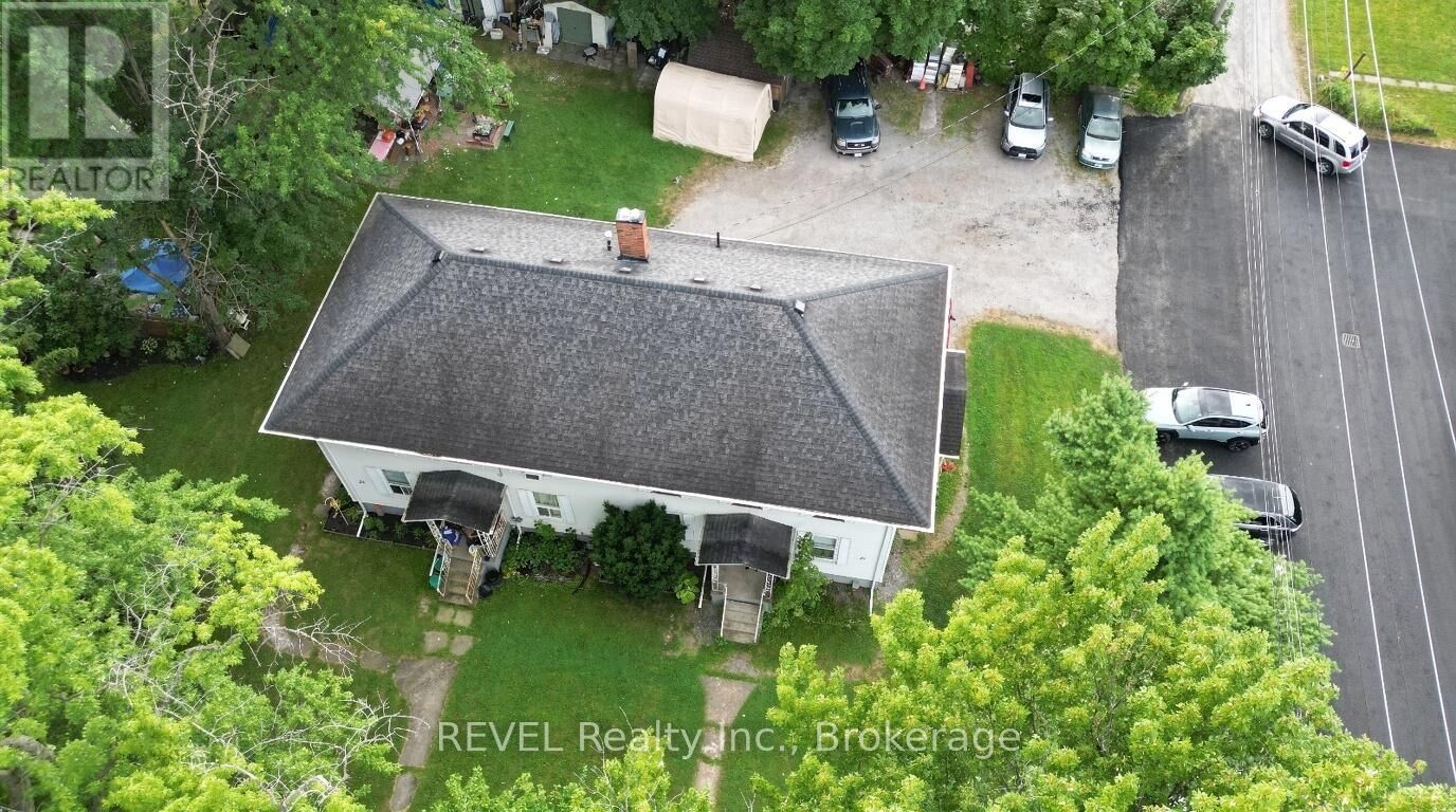 Property Photo:  21 Plymouth Road Lower  ON L3B 3C4 