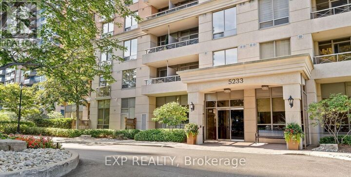 Property Photo: 5233 Dundas Street West #1428 ON M9B 6M1