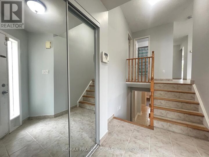 Property Photo:  110 Springview Drive  ON L6X 4L1 