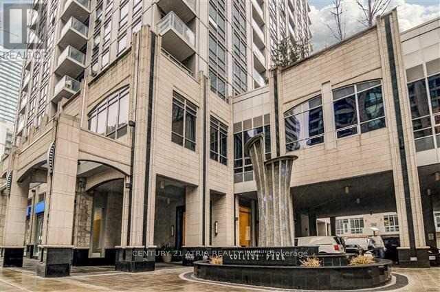 Property Photo:  763 Bay Street 904  ON M5G 2R3 