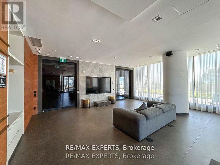 Property Photo:  9 Buttermill Avenue Th05  ON L4K 0M5 