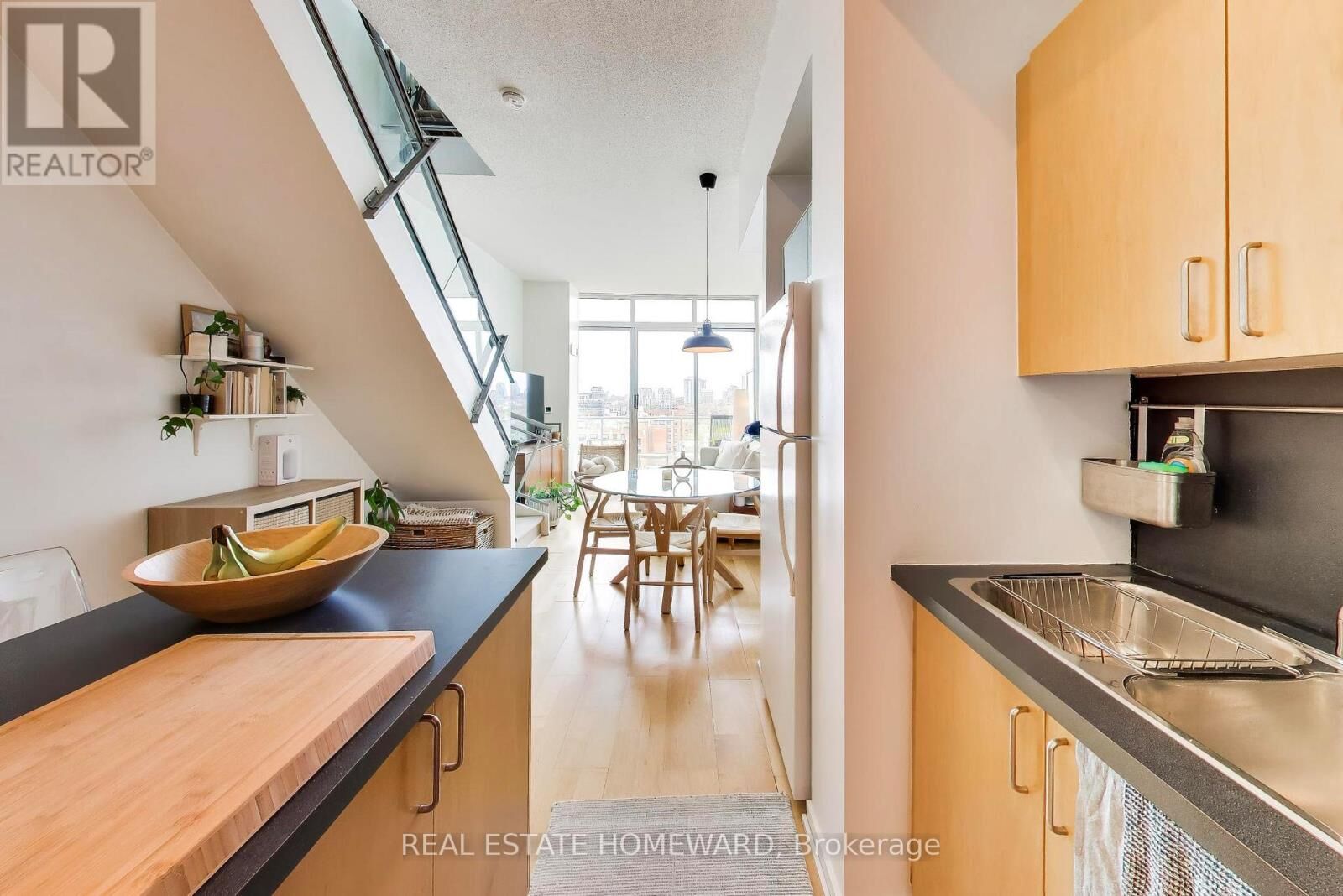 Property Photo: 388 Richmond Street West 1115 ON M5V 3P1