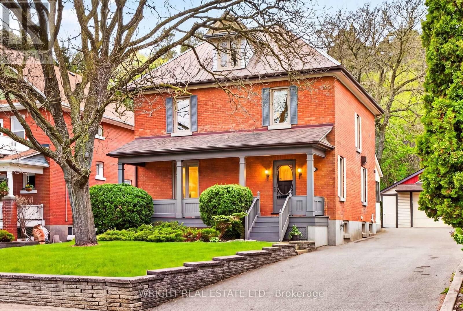 Property Photo:  44 Wallace Street  ON L4L 2P3 
