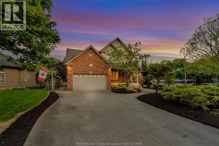Property Photo:  9 Creekview Court  ON N9Y 4E5 