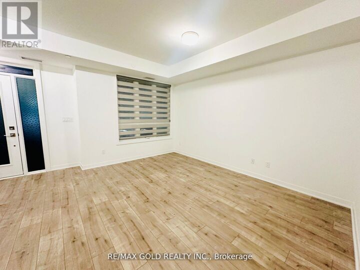 Property Photo:  4015 Hickory Drive 13  ON L4W 1L1 