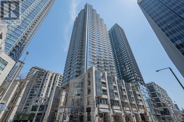 Property Photo:  2181 Yonge Street 1211  ON M4S 2B1 