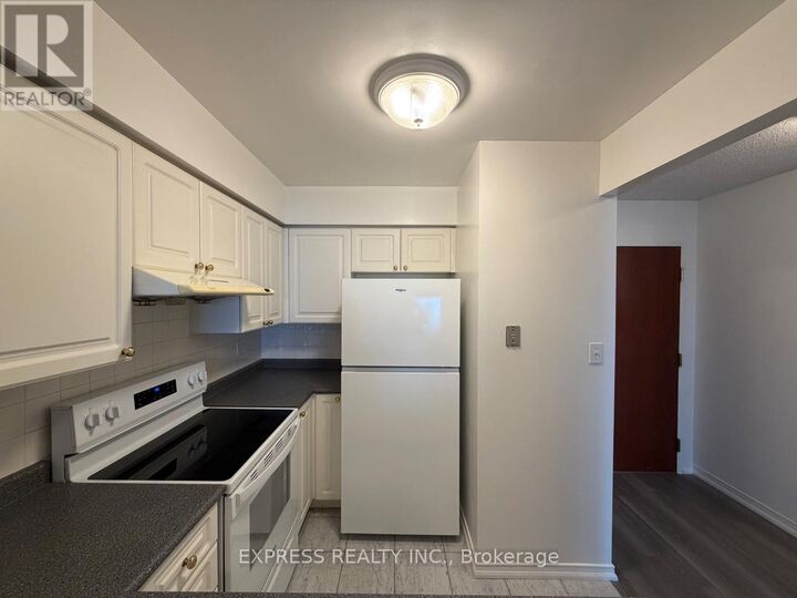 Property Photo: 18 Hillcrest Avenue 501 ON M2N 6T5