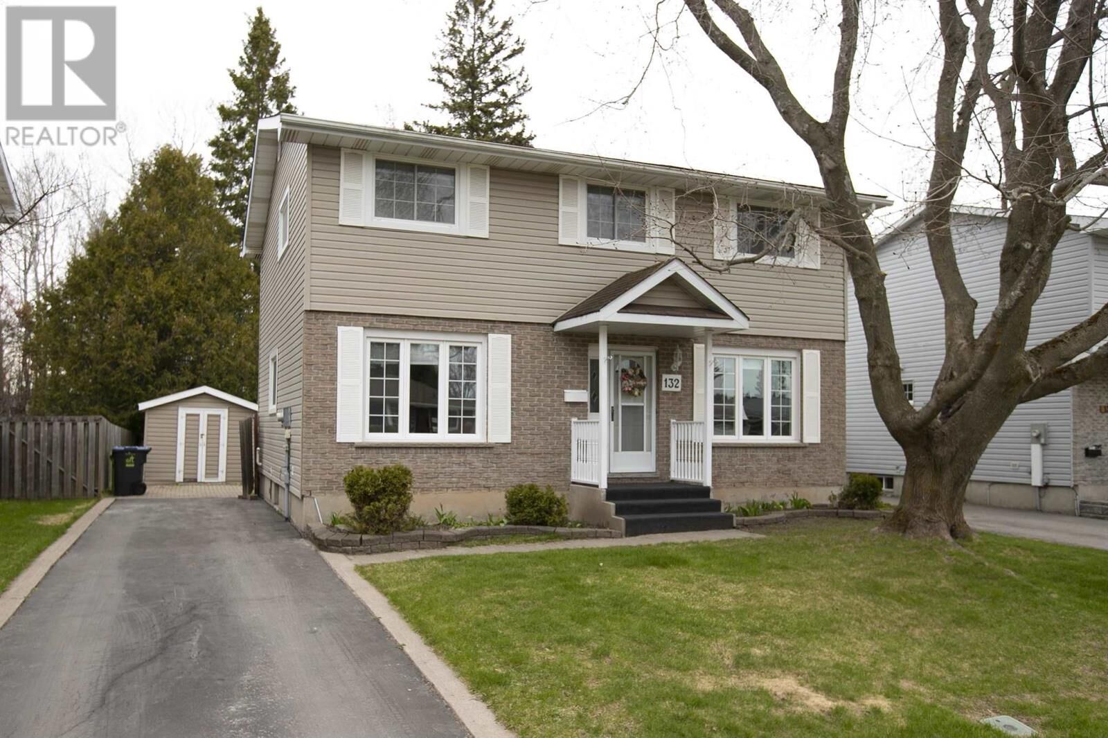Property Photo:  132 Glen Ave  ON P6A 5E2 