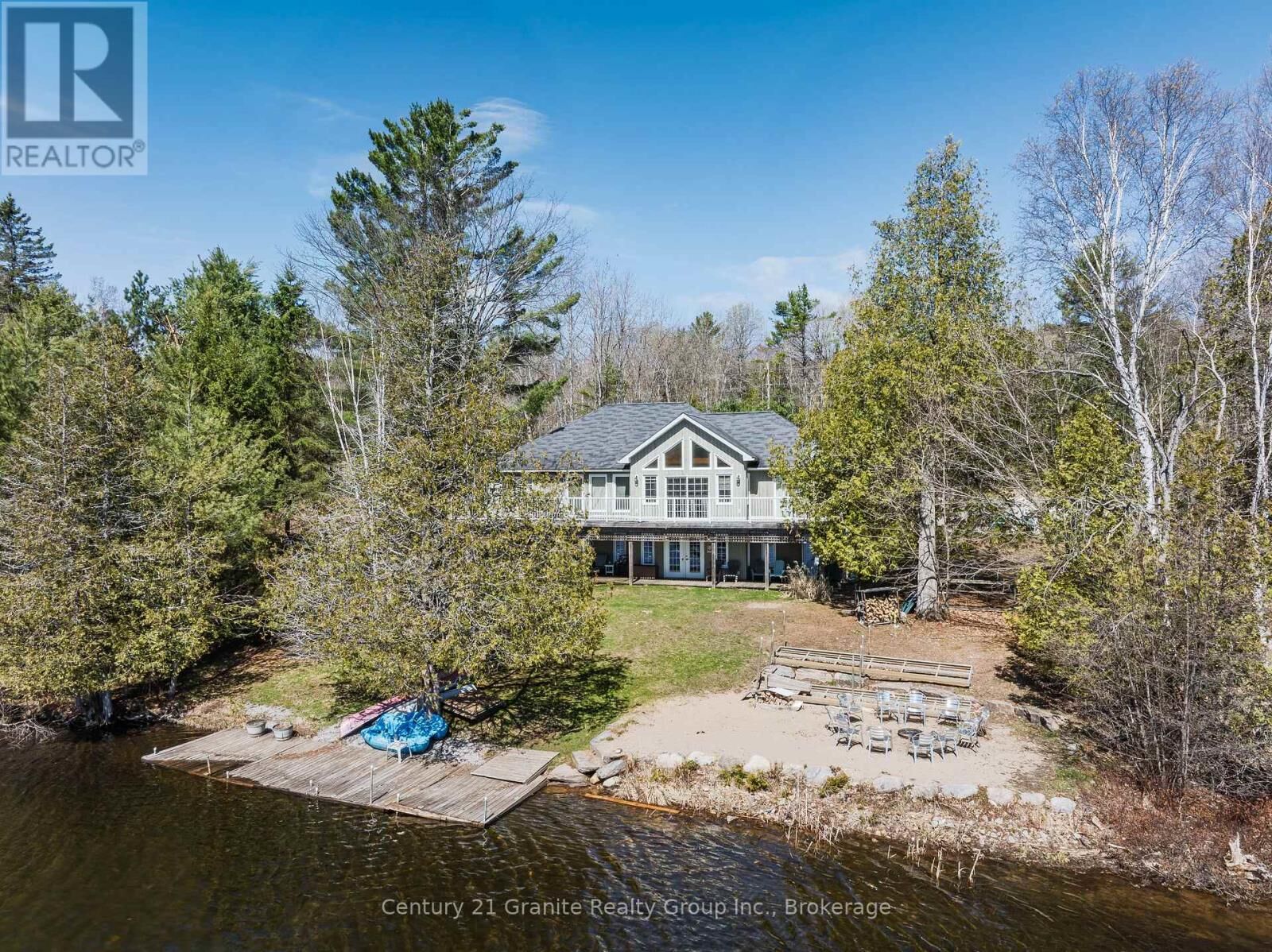 Photo de la propriété:  15190 Highway 118  ON K0M 1S0 