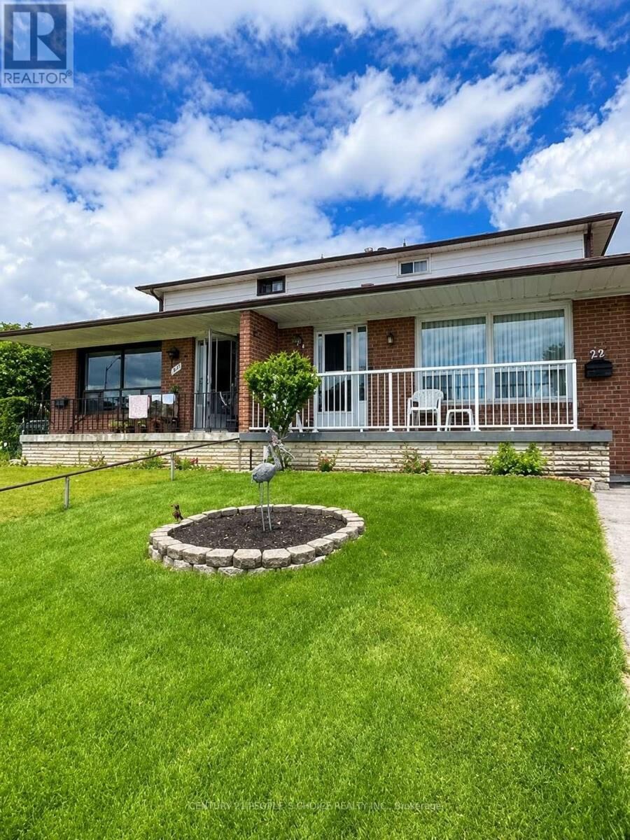 Property Photo:  29 Dellbrook Crescent  ON M9L 1E3 