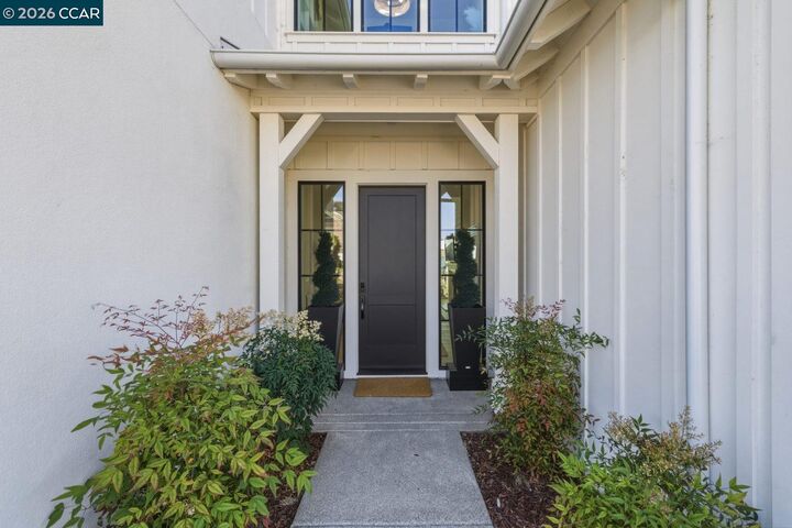 Property Photo:  673 Point Pl  CA 94511 