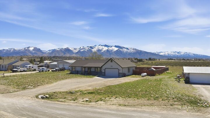 Property Photo: 19 Lawndale Court NV 89815