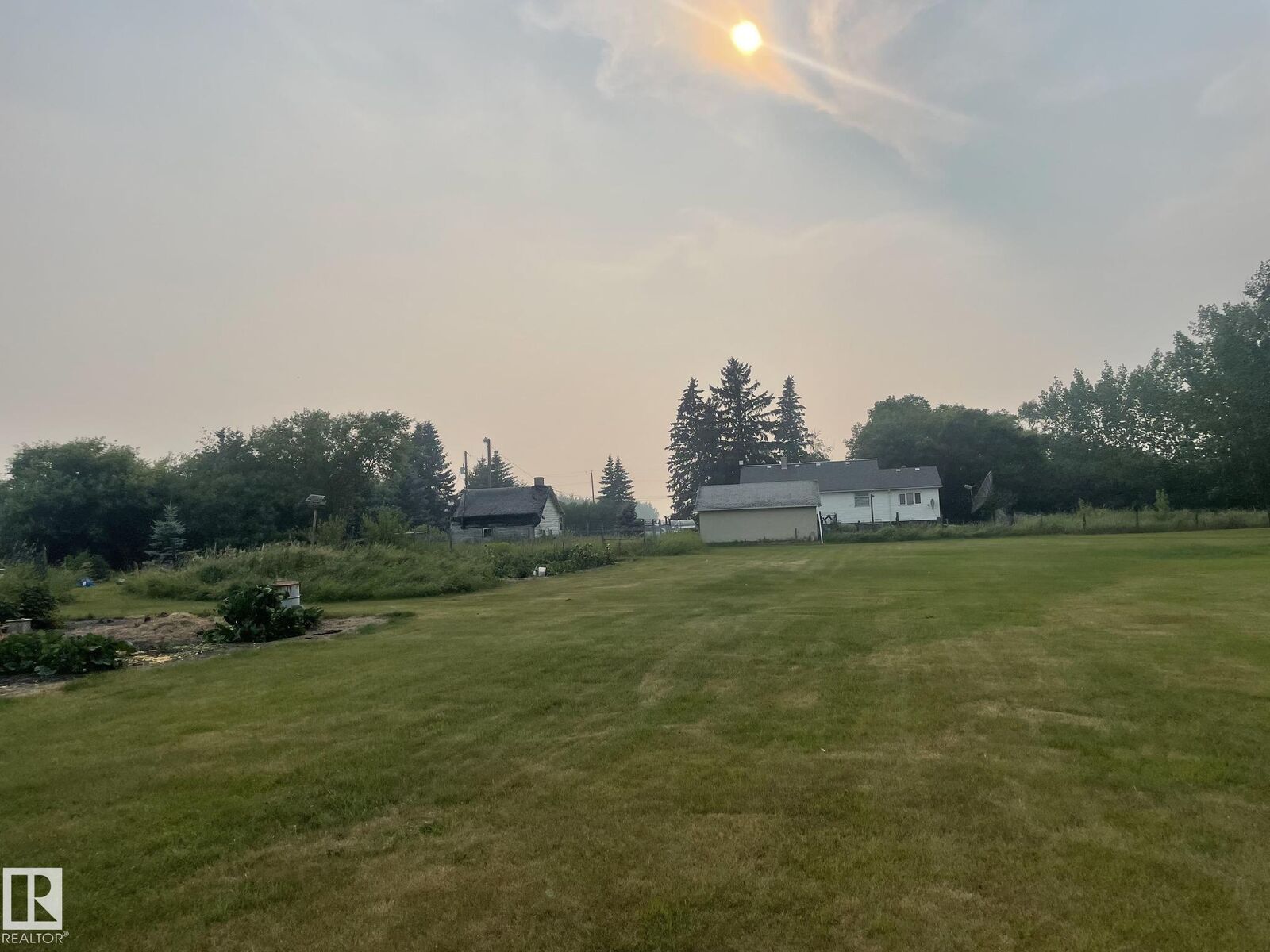 Property Photo:  55117 RR 233  AB T8T 2B2 