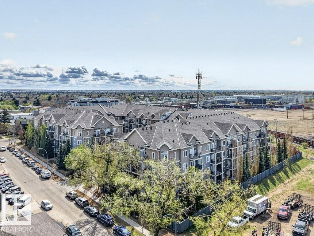 Property Photo:  10121 80 Avenue NW 223  AB T6E 0B9 