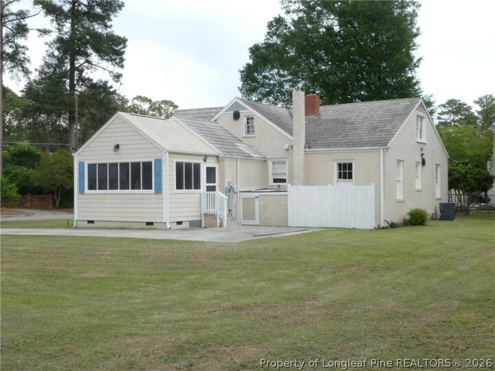 Property Photo:  