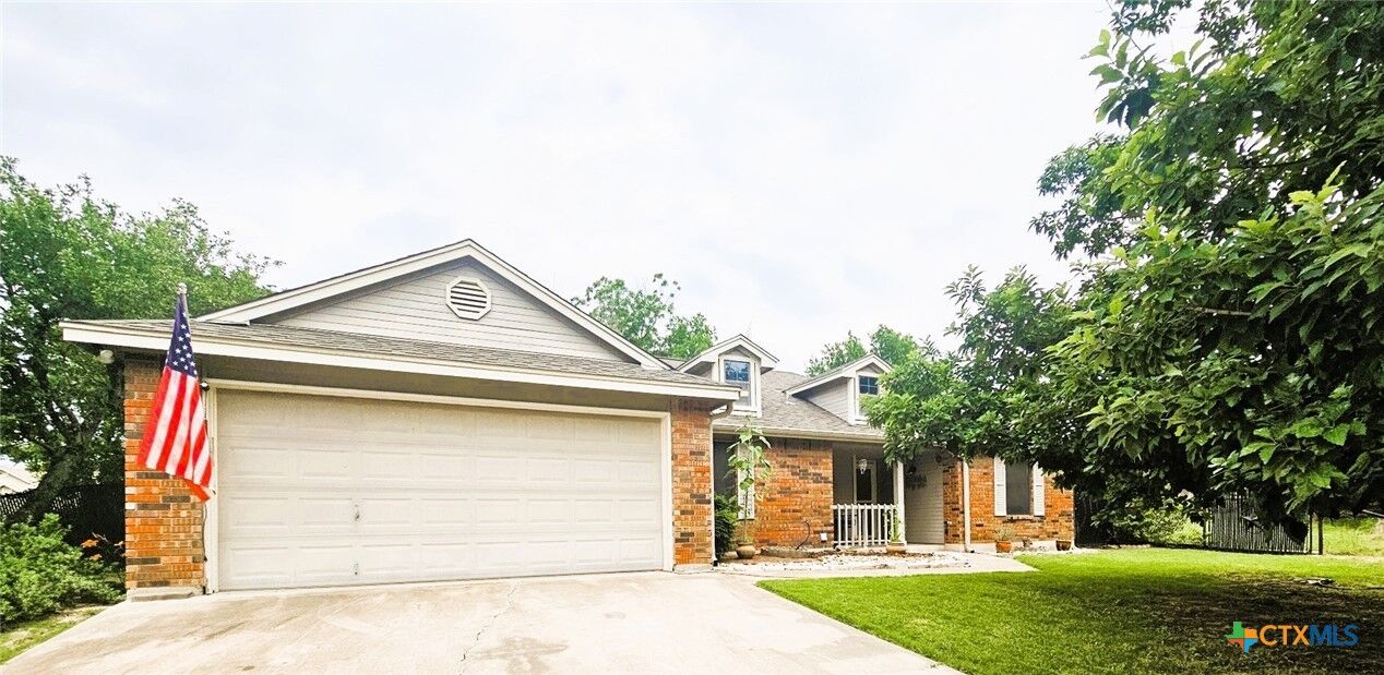 Property Photo: 245 County Road 3371 TX 76539