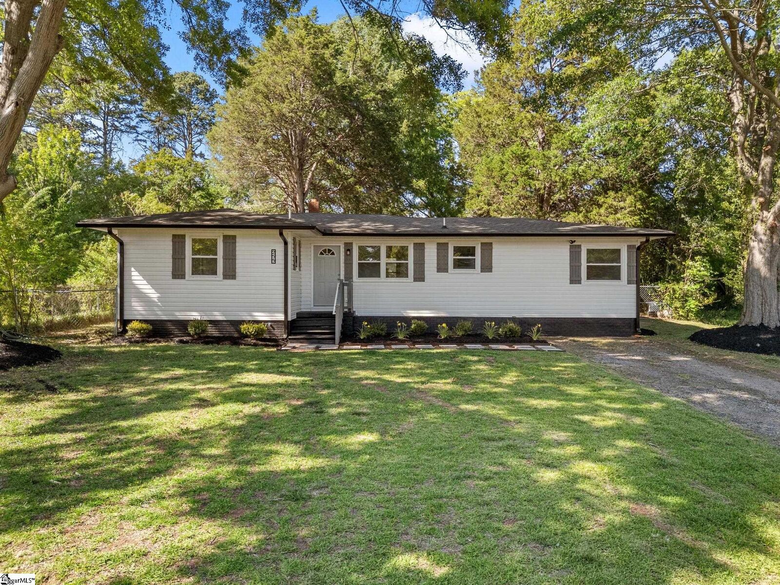 Property Photo:  255 Hazelwood Avenue  SC 29302 