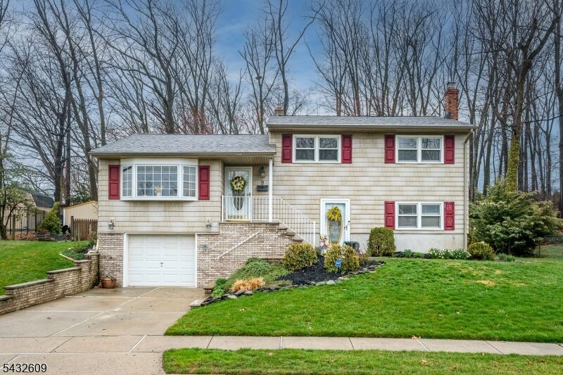 Property Photo: 8 Adelphi Ct NJ 08837