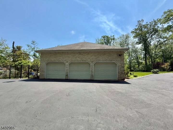 Property Photo:  60 Evergreen Ln  NJ 07069 