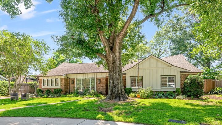 Property Photo:  7815 Fairdale Lane  TX 77063 