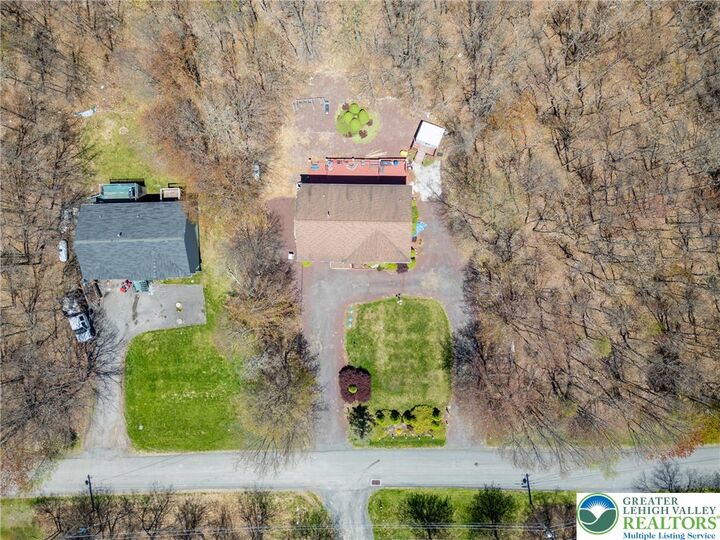 Property Photo: 135 Harvest Way PA 18334