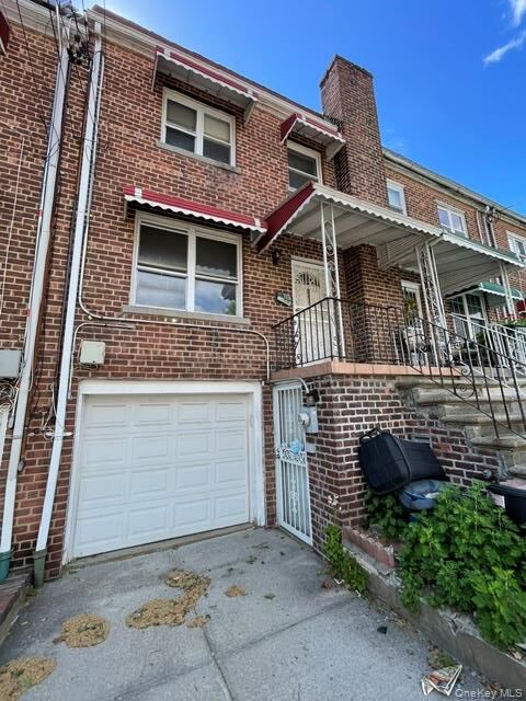 Property Photo:  3255 Mickle Avenue  NY 10469 