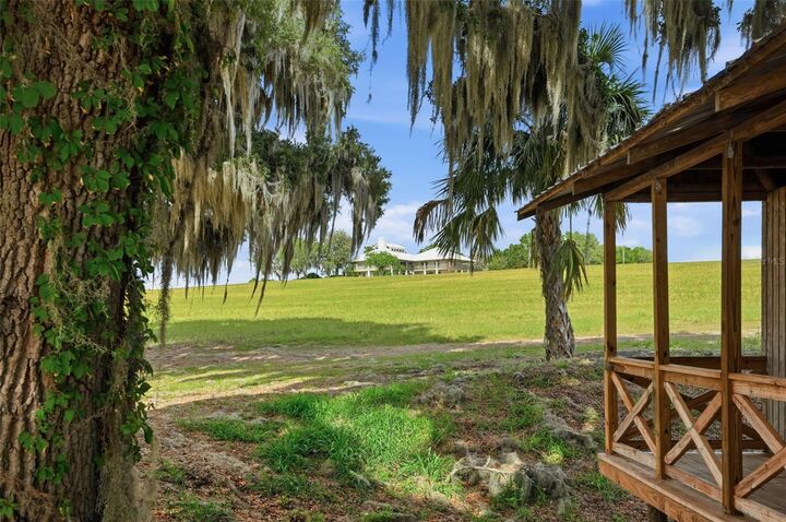 Property Photo:  18610 Townsend House Road  FL 33523 