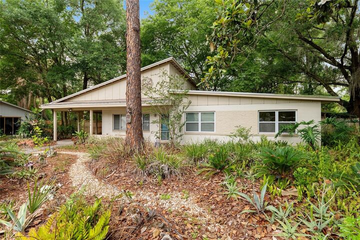 Property Photo: 1414 NE 13th Street FL 32601