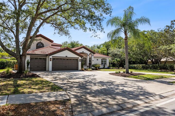 Property Photo:  1534 E Lake Woodlands Parkway  FL 34677 