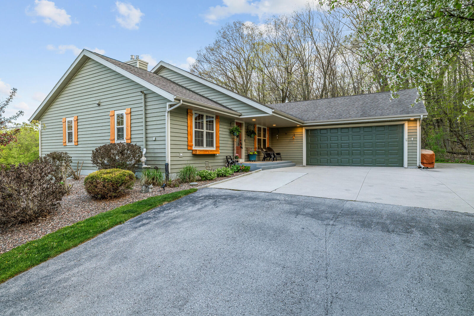 Property Photo: W6641 Briar Run WI 53073
