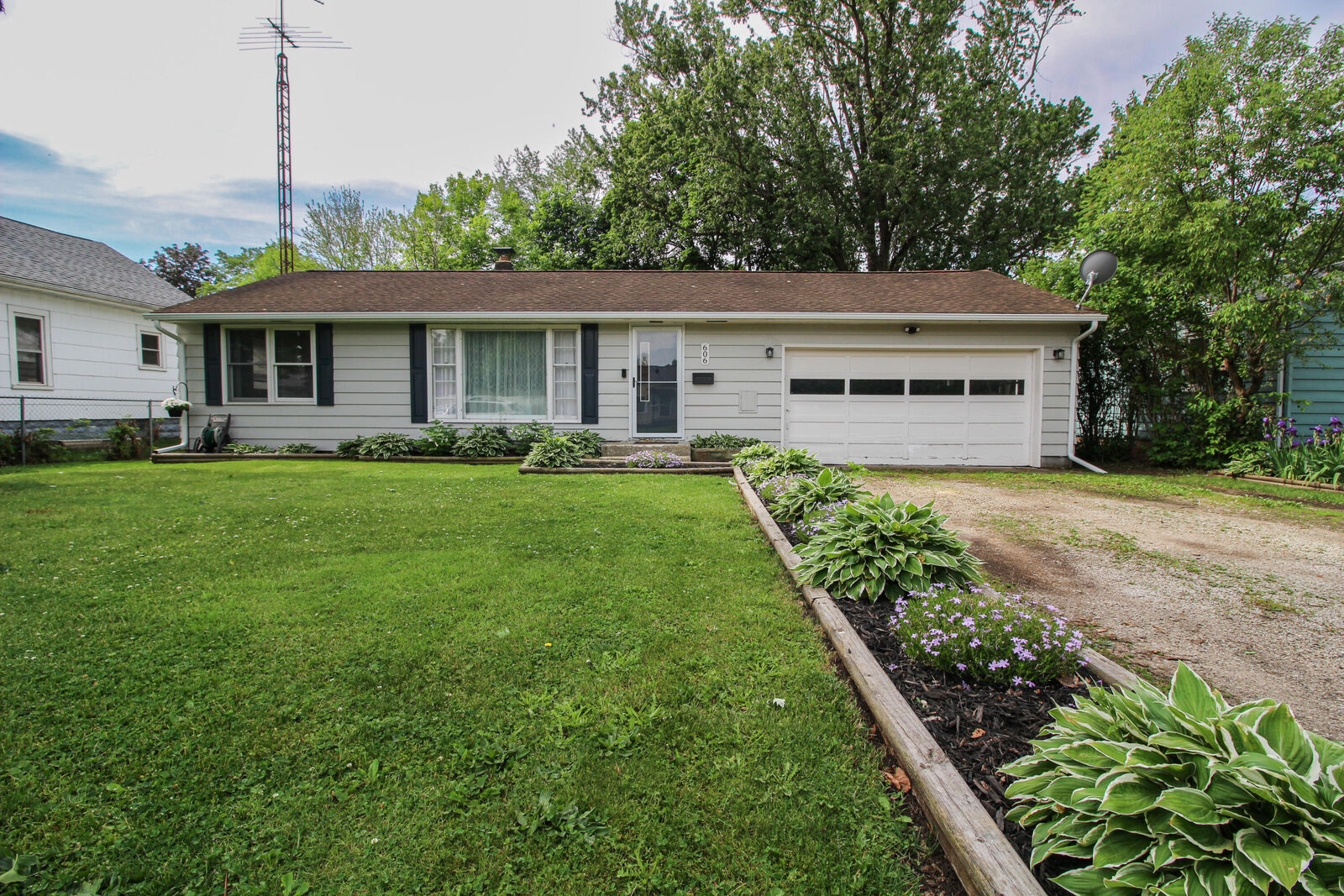 Property Photo: 606 Millard Street MI 49093