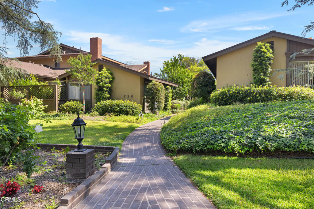 Property Photo: 750 Arcadia Avenue 7 CA 91007