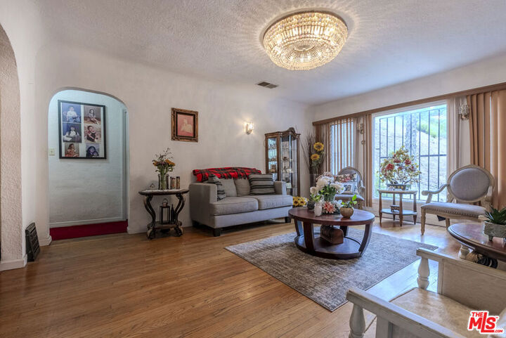 Property Photo:  2251 Moss Avenue  CA 90065 