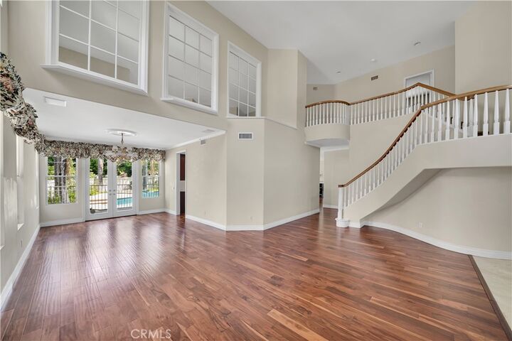 Property Photo:  33 Arbusto  CA 92606 