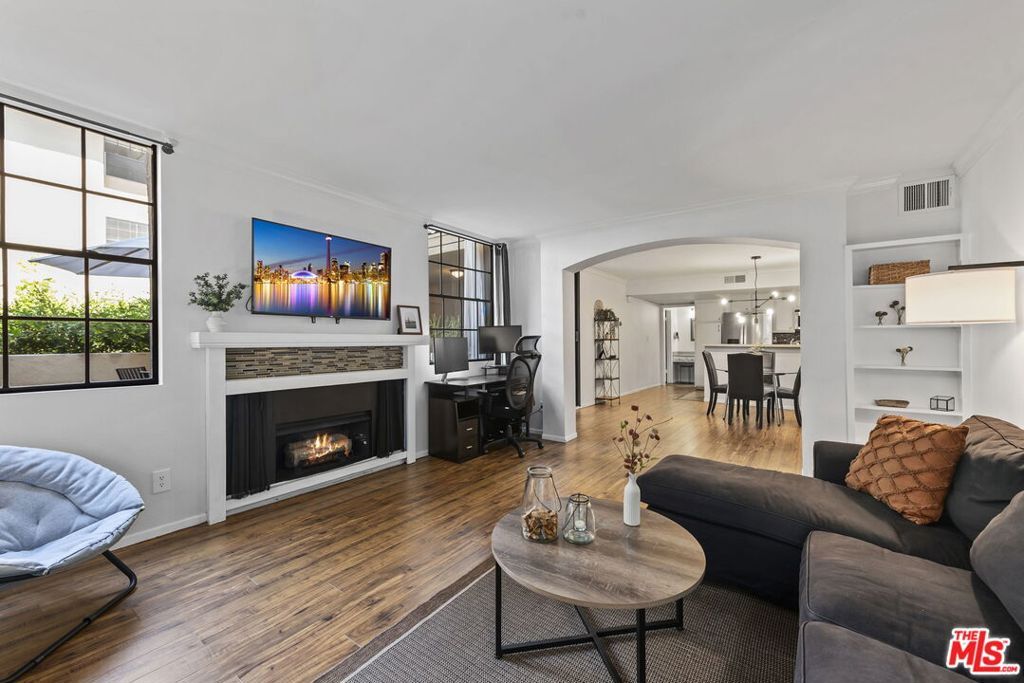 Property Photo: 750 N Kings Road 118 CA 90069
