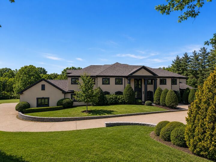 Property Photo:  6261 Hillsboro Pike  TN 37215 